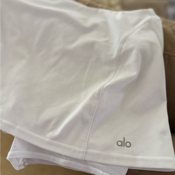 ALO Yoga White Alosoft Serve-It-Up Tennis Skort - Picture 4 of 8